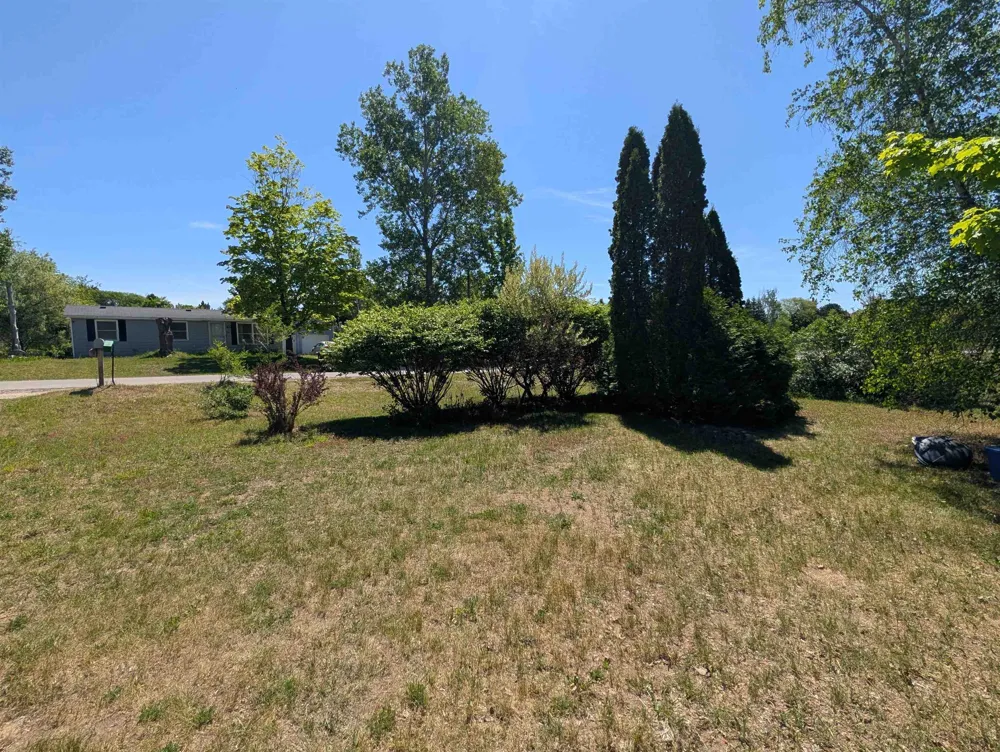 5527 Old Maple Trail Blair Township, MI 49637