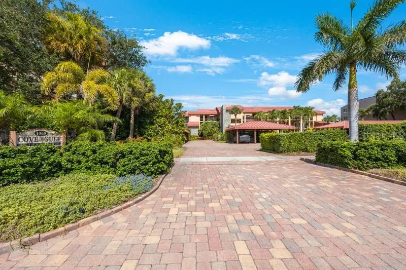 1060 PINELLAS BAYWAY S #103 St Petersburg, FL 33715