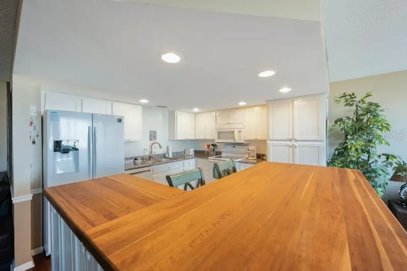 1060 PINELLAS BAYWAY S #103 St Petersburg, FL 33715