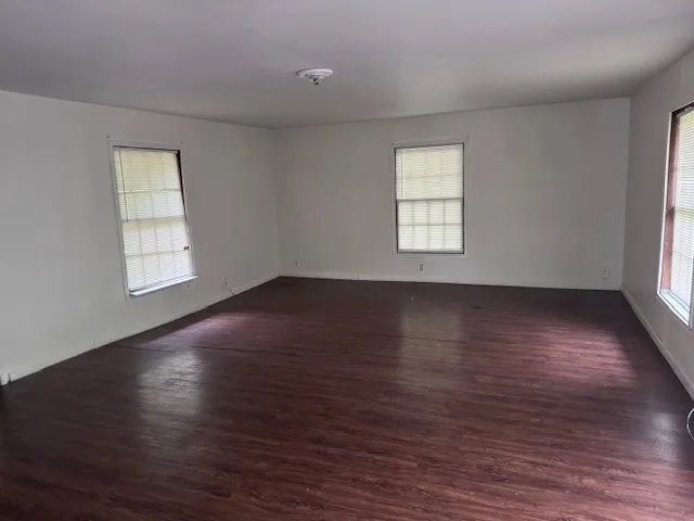 704 Cedar Street Paris, TX 75460