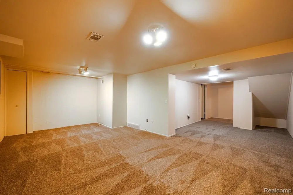21642 Hidden Rivers Drive Southfield City, MI 48075