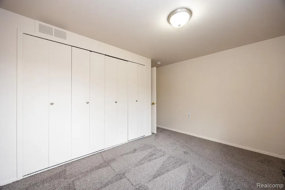 21642 Hidden Rivers Drive Southfield City, MI 48075