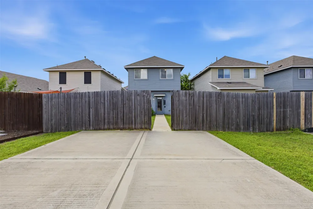 4521 Graceful Lane #469 Austin, TX 78725
