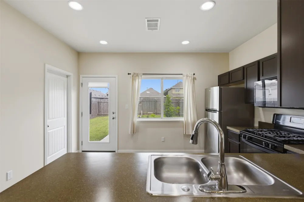 4521 Graceful Lane #469 Austin, TX 78725