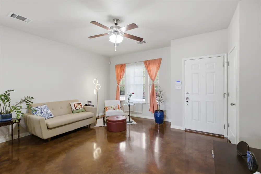 4521 Graceful Lane #469 Austin, TX 78725