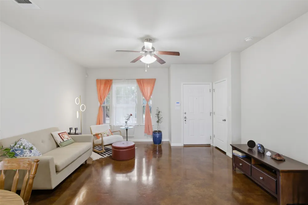 4521 Graceful Lane #469 Austin, TX 78725