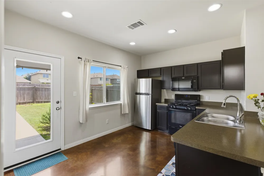 4521 Graceful Lane #469 Austin, TX 78725