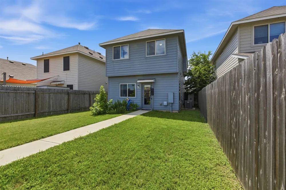 4521 Graceful Lane #469 Austin, TX 78725
