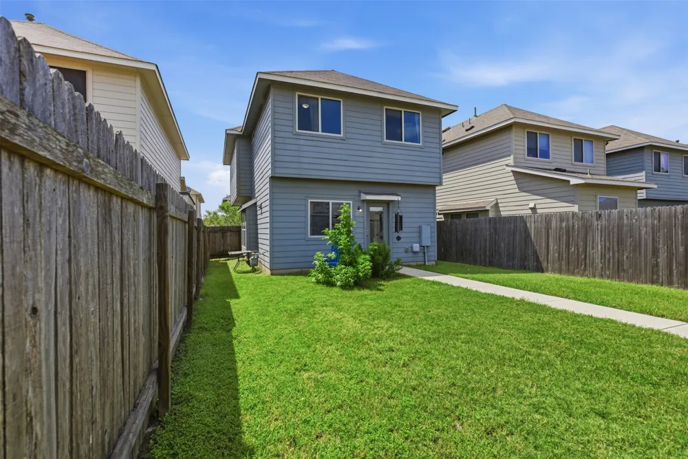 4521 Graceful Lane #469 Austin, TX 78725