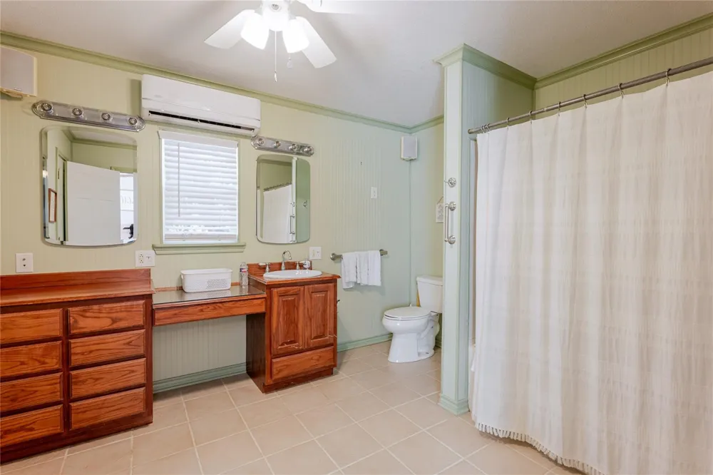 1601 Forum Circle #156 Graford, TX 76449