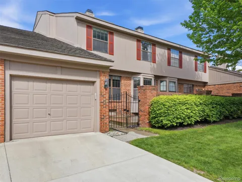 7342 Meadowridge Drive