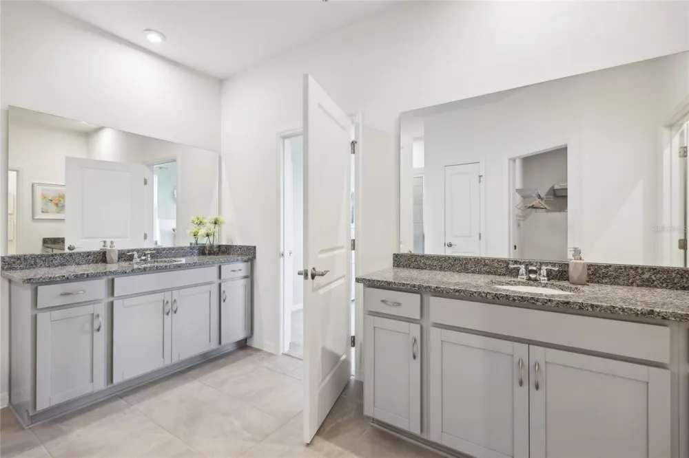 12825 TROVITA DRIVE Grand Island, FL 32735