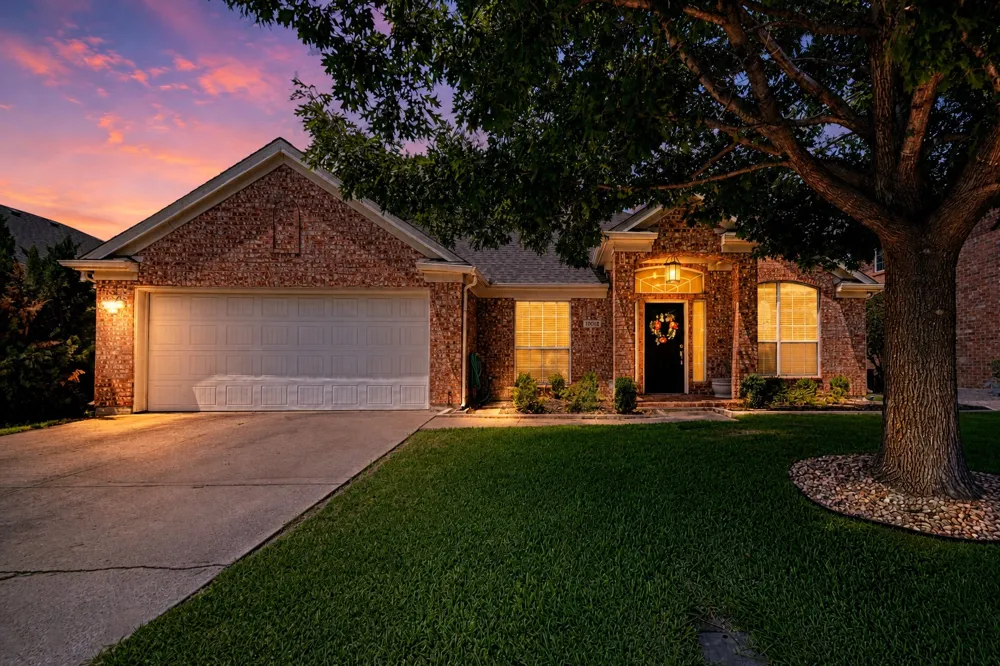 10013 White Lane Irving, TX 75063