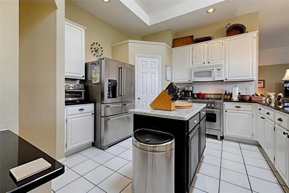 10013 White Lane Irving, TX 75063
