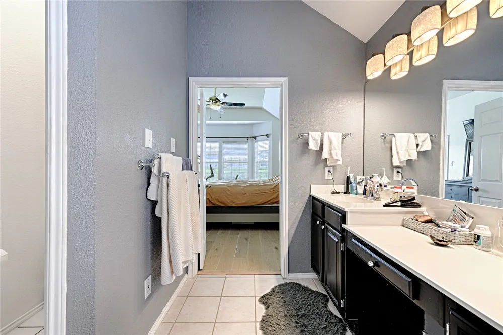 10013 White Lane Irving, TX 75063
