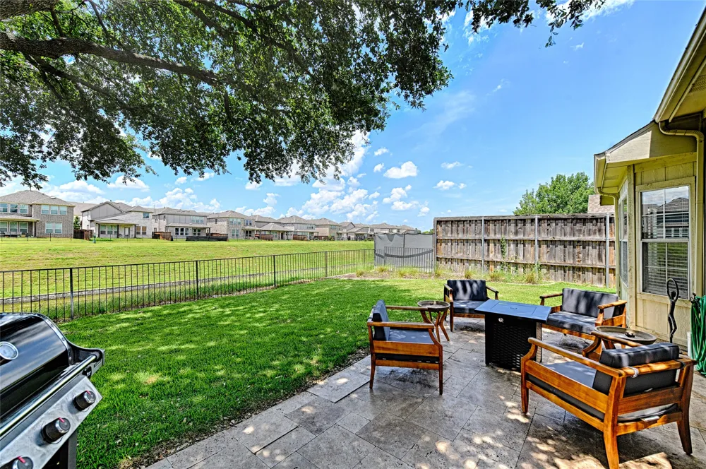 10013 White Lane Irving, TX 75063