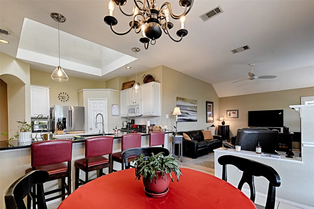 10013 White Lane Irving, TX 75063