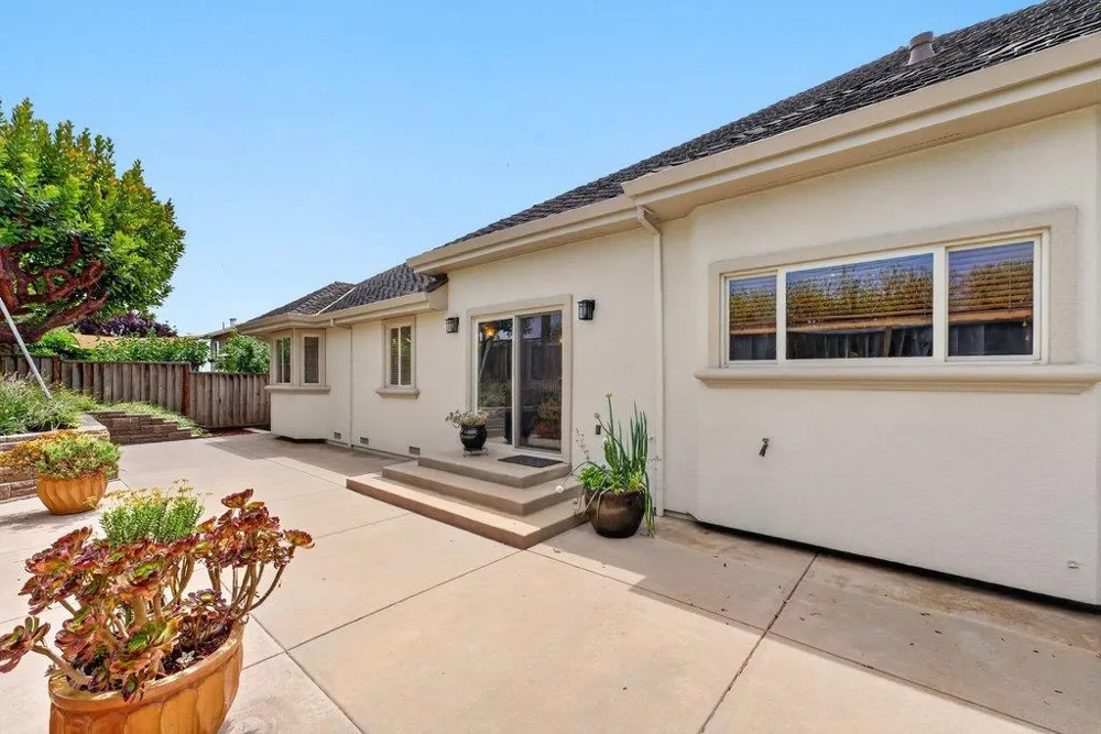 13140 Heritage Circle Royal Oaks, CA 95076