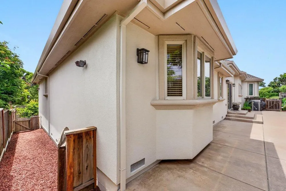 13140 Heritage Circle Royal Oaks, CA 95076