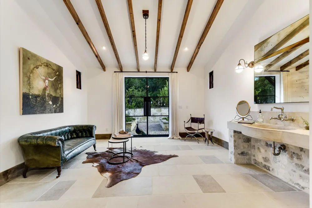 Address Not Shown Dripping Springs, TX 78620