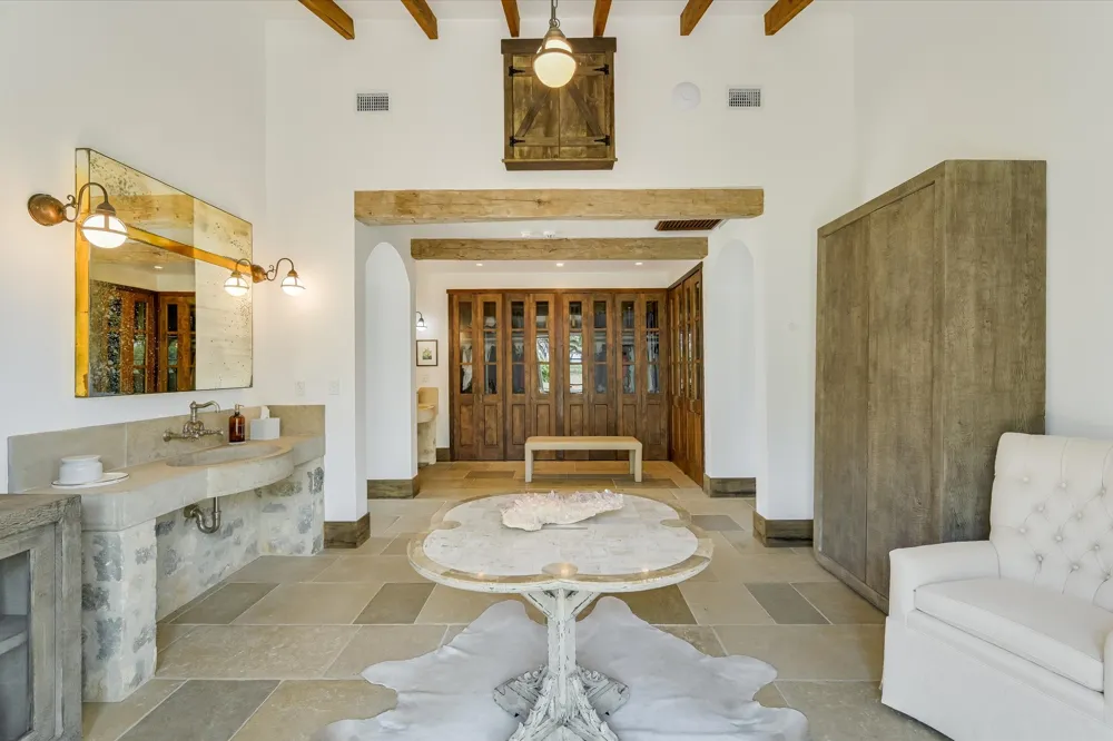 Address Not Shown Dripping Springs, TX 78620