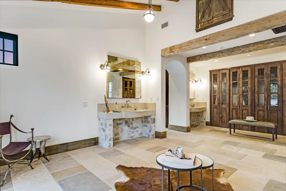 Address Not Shown Dripping Springs, TX 78620