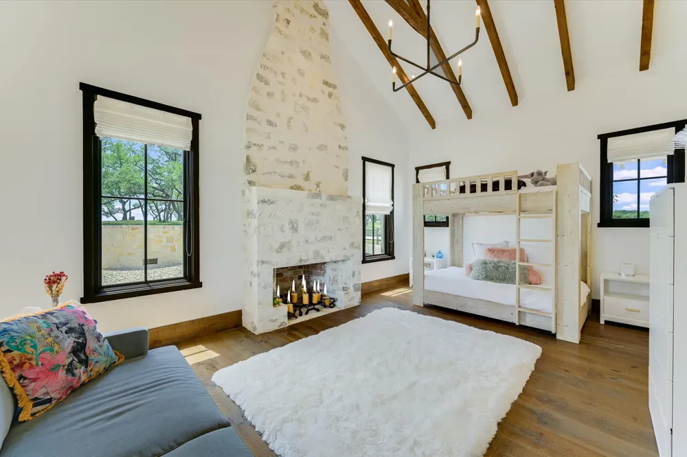 Address Not Shown Dripping Springs, TX 78620