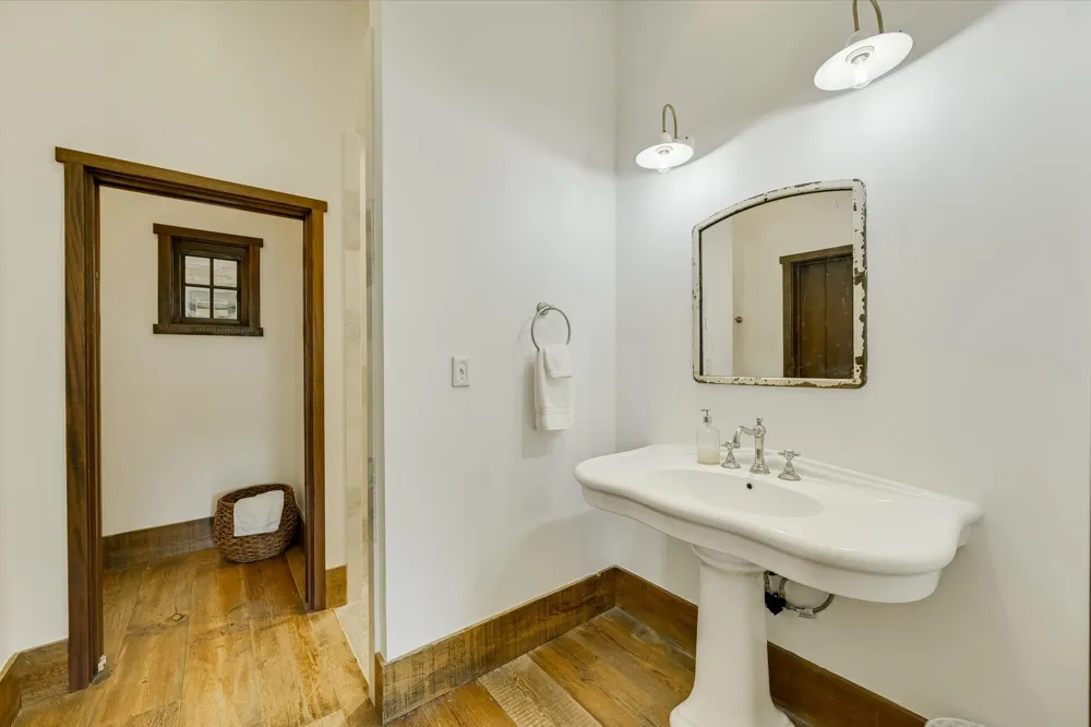 Address Not Shown Dripping Springs, TX 78620