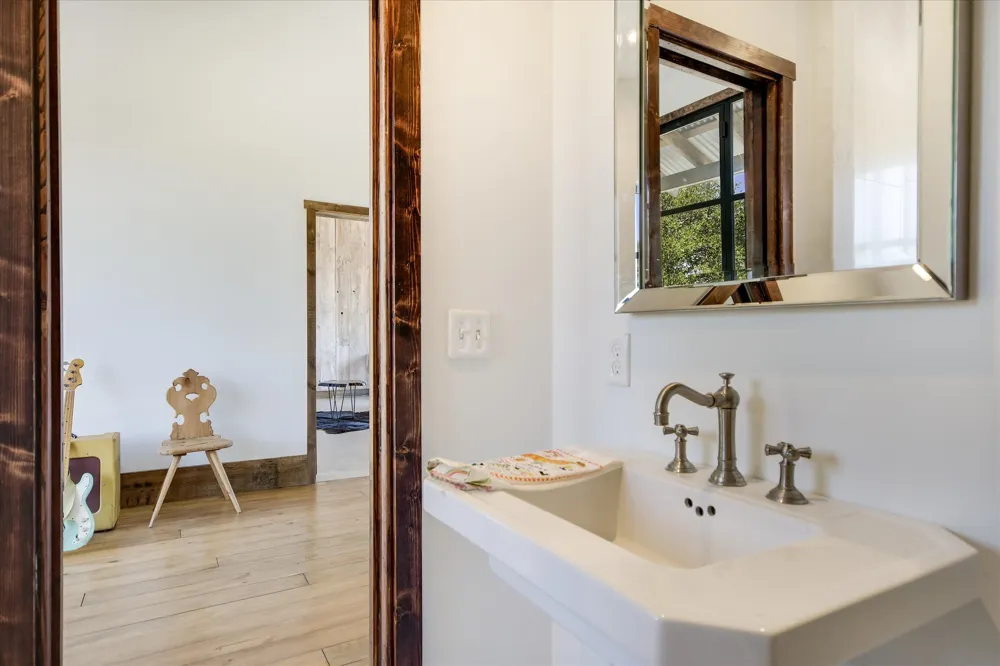 Address Not Shown Dripping Springs, TX 78620