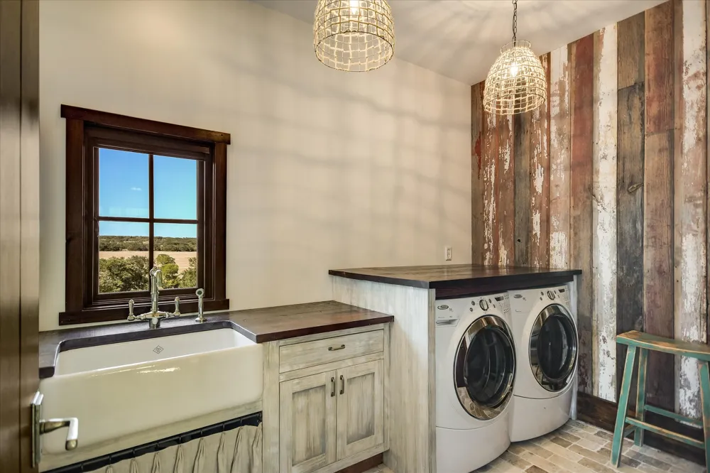 Address Not Shown Dripping Springs, TX 78620