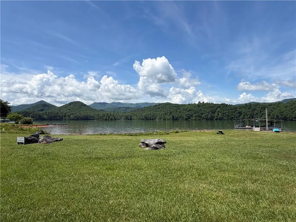 738 Hiawassee Estates Hiawassee, GA 30546