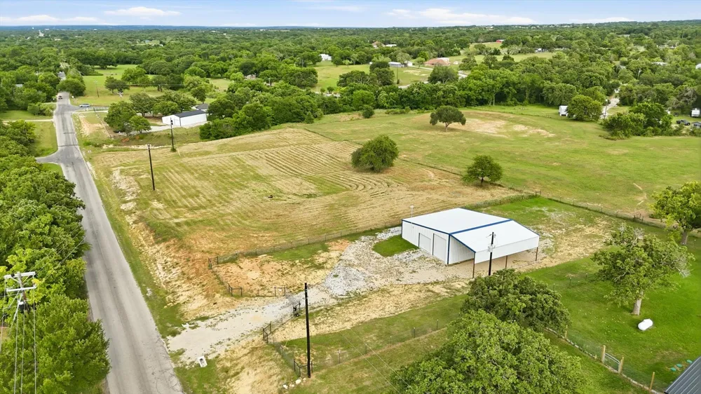 579 County Road 4599 Boyd, TX 76023
