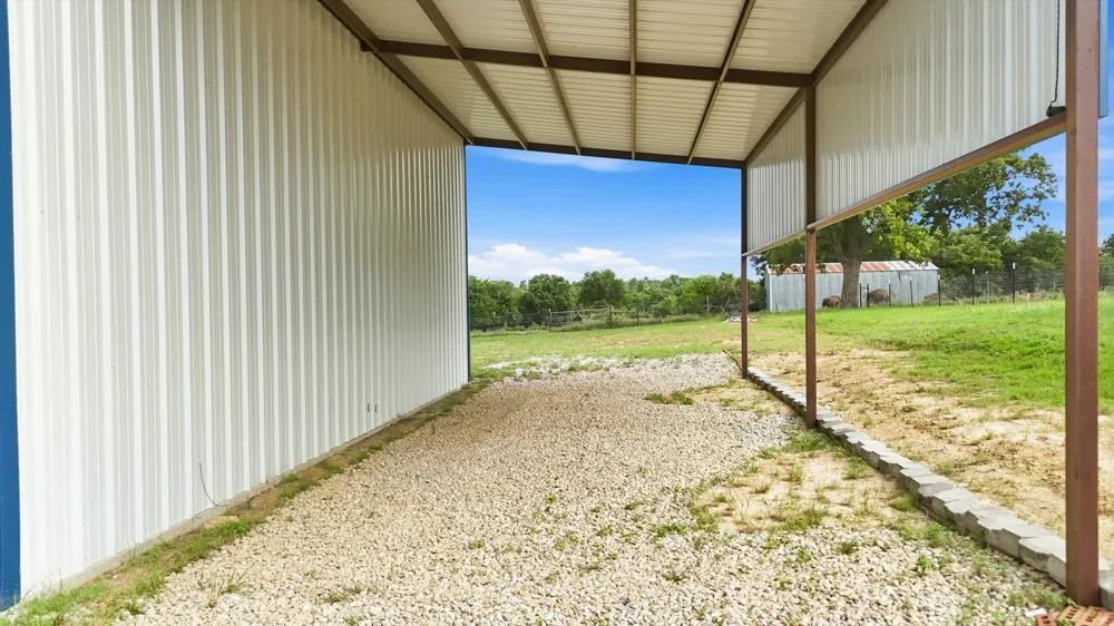 579 County Road 4599 Boyd, TX 76023