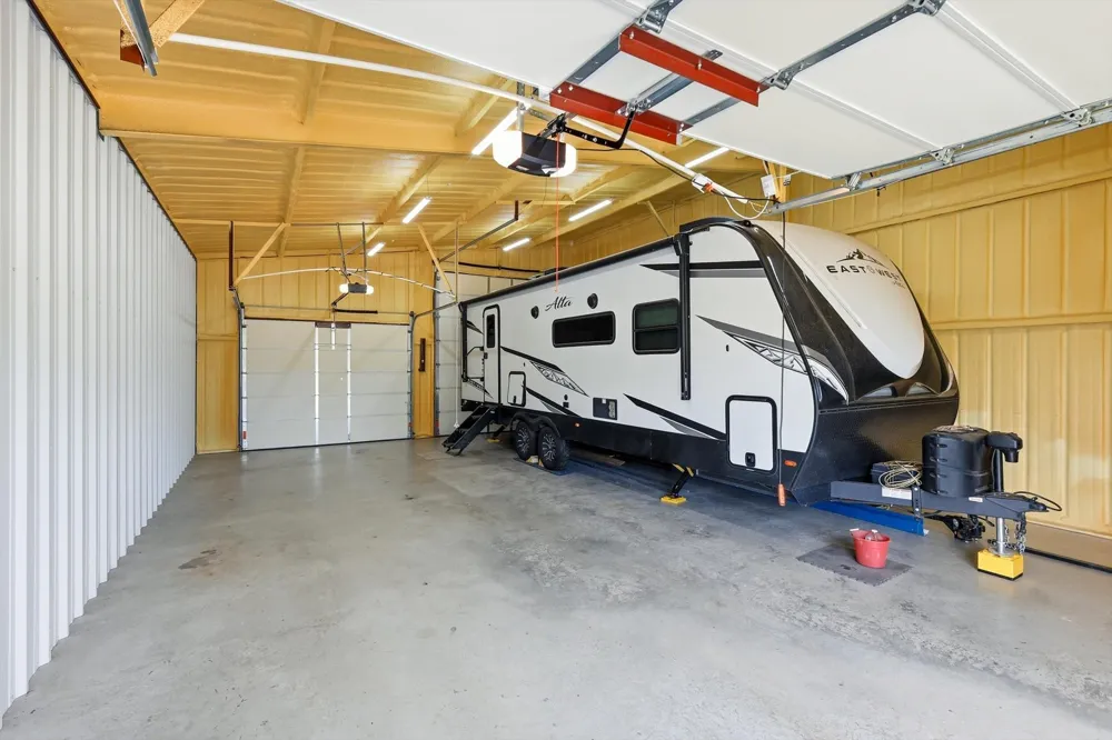 579 County Road 4599 Boyd, TX 76023
