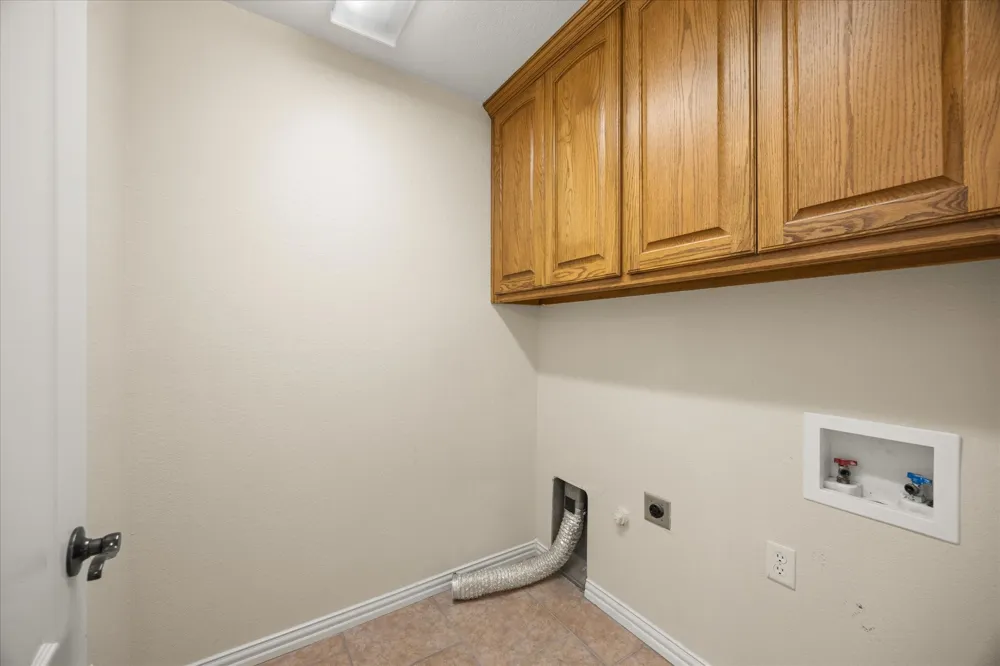 1904 Lazy Court Granbury, TX 76048