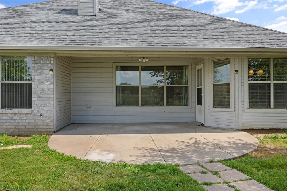 1904 Lazy Court Granbury, TX 76048