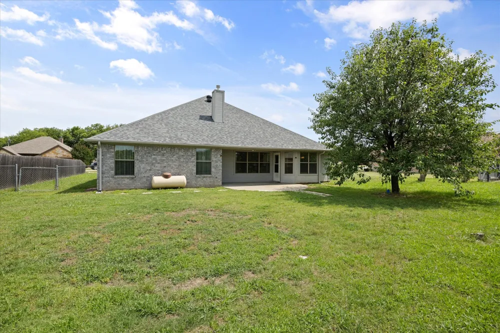1904 Lazy Court Granbury, TX 76048