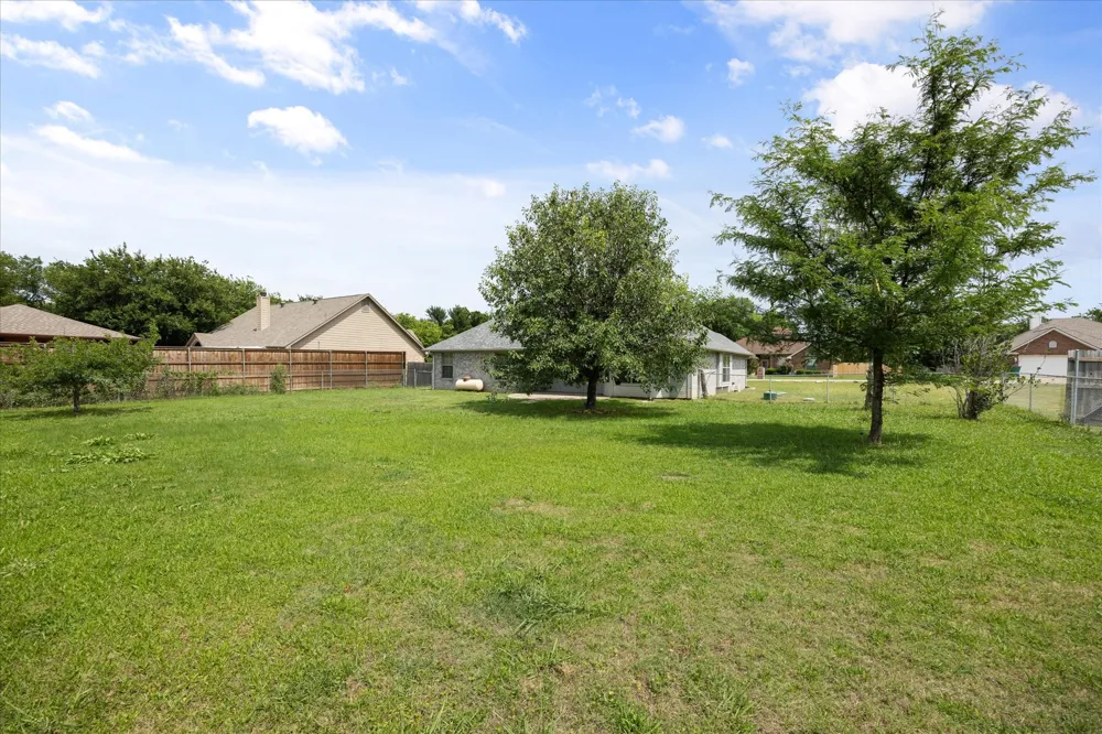1904 Lazy Court Granbury, TX 76048
