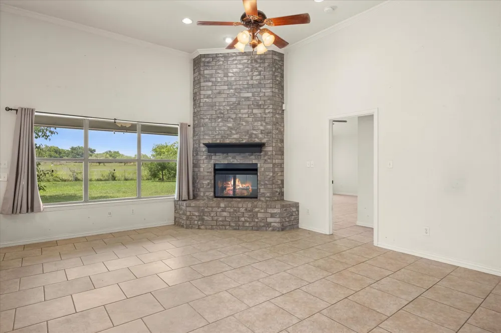 1904 Lazy Court Granbury, TX 76048