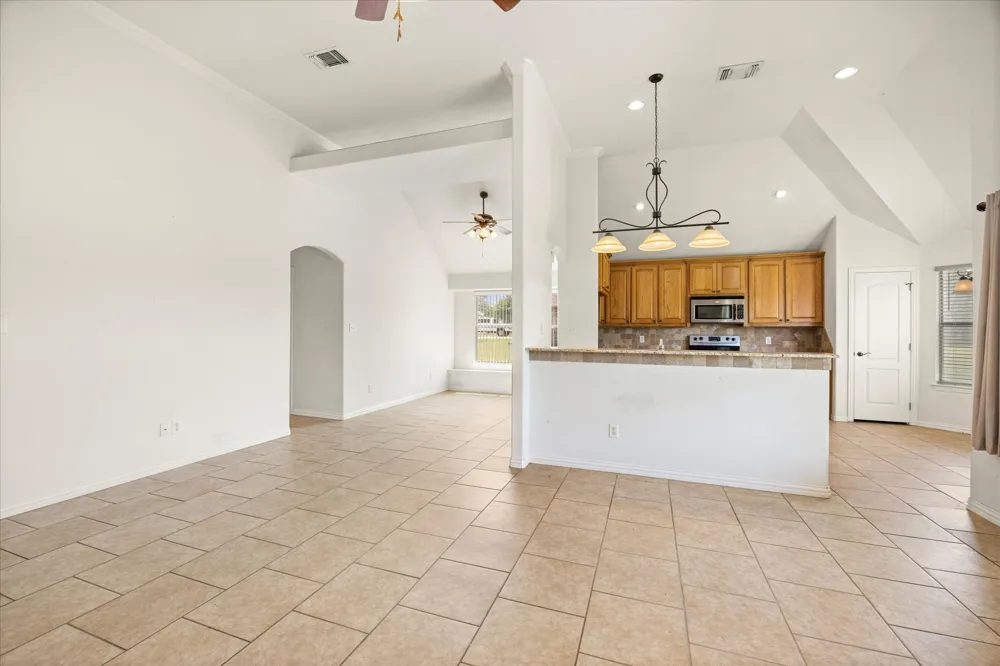 1904 Lazy Court Granbury, TX 76048
