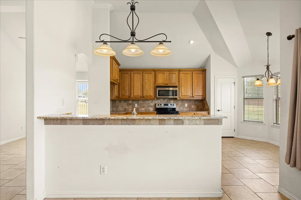 1904 Lazy Court Granbury, TX 76048
