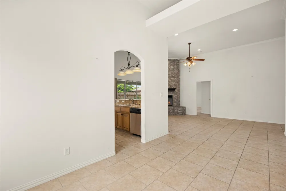 1904 Lazy Court Granbury, TX 76048