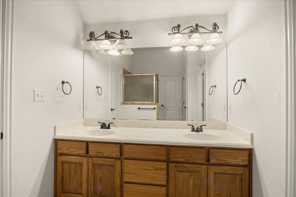 1904 Lazy Court Granbury, TX 76048