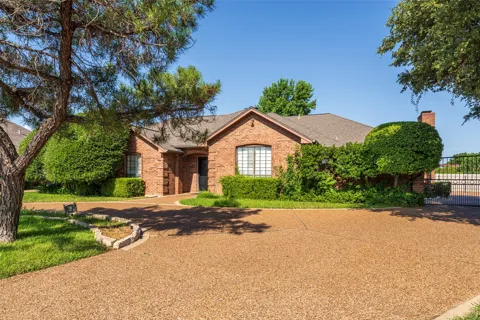 7454 Queensbury Circle