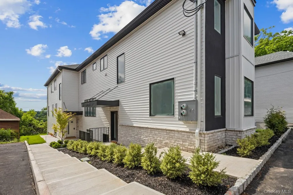 35 Prospect Street #113 Spring Valley, NY 10977