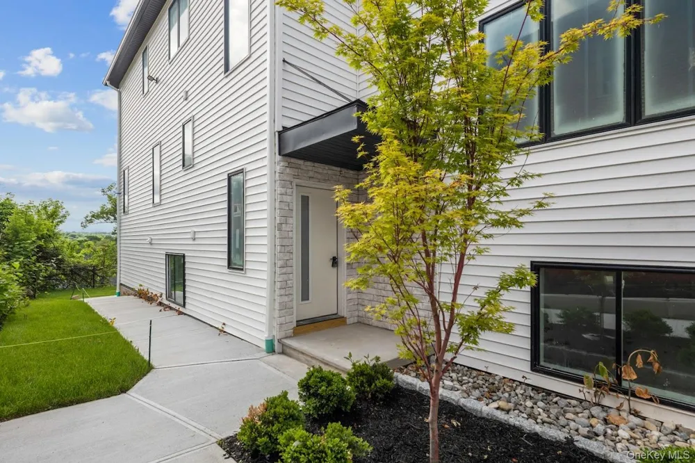 35 Prospect Street #111 Spring Valley, NY 10977