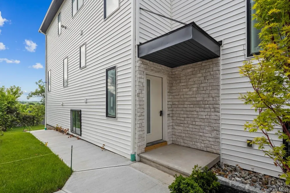 35 Prospect Street #111 Spring Valley, NY 10977