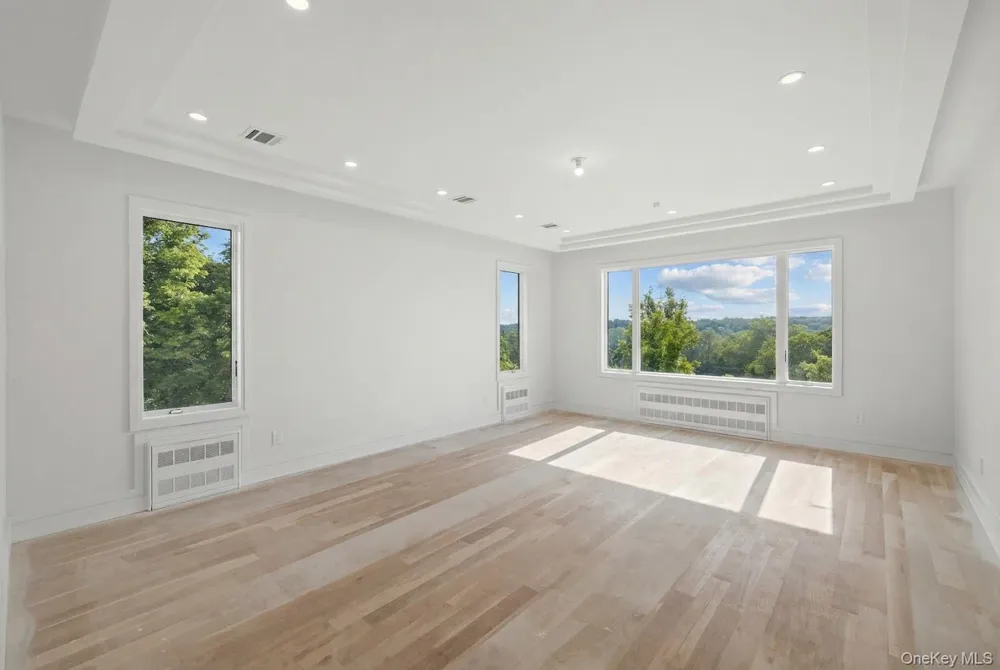 35 Prospect Street #111 Spring Valley, NY 10977