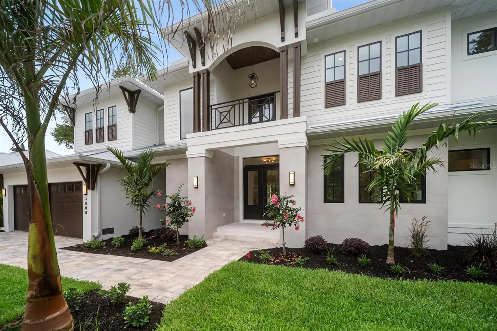 3800 FLORES AVENUE Sarasota, FL 34239