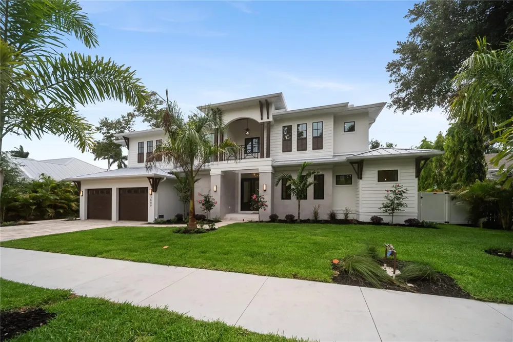 3800 FLORES AVENUE Sarasota, FL 34239